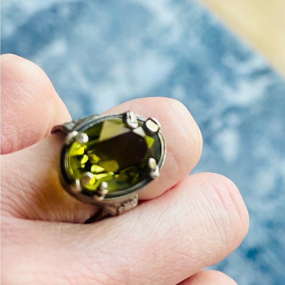 Silpada Silver Solitaire Ring size 8 with Green Stone
